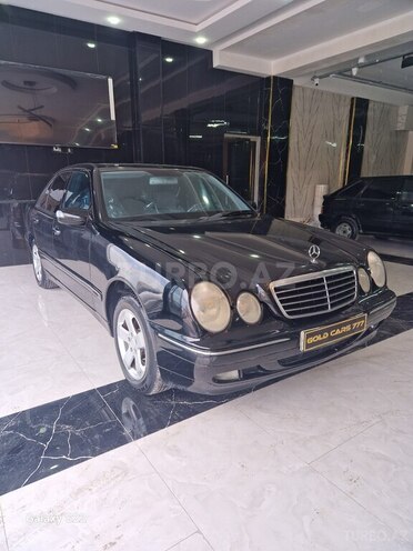 Mercedes E 240-2