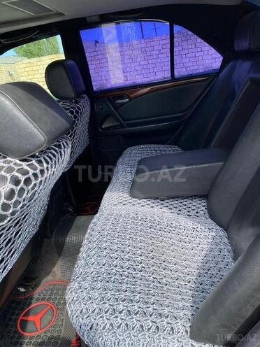 Mercedes E 220 d 1997, 250,000 km - 2.2 l - Bakı