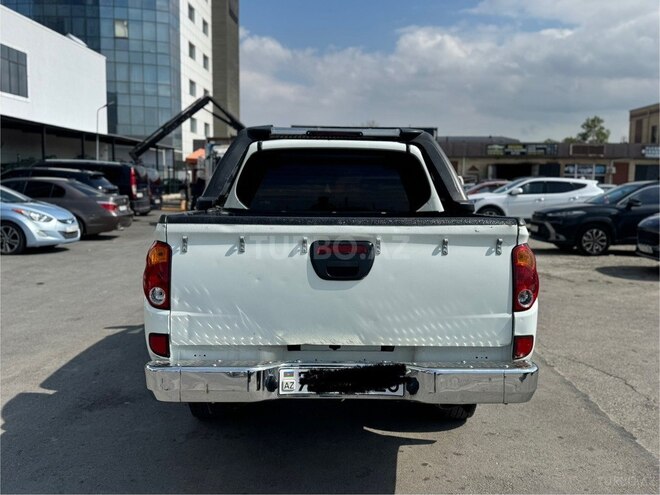 Mitsubishi L200 2014, 220,000 km - 2.5 l - Sumqayıt