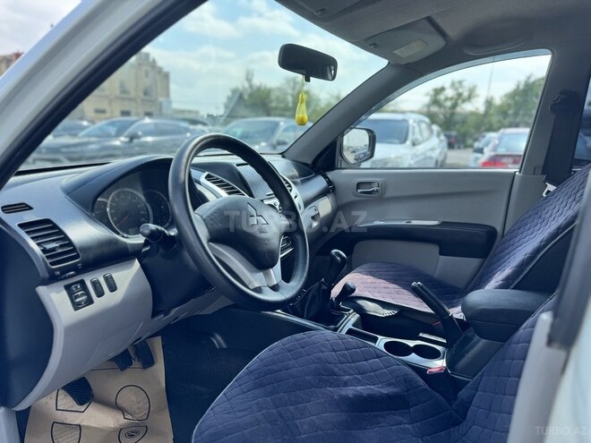 Mitsubishi L200 2014, 220,000 km - 2.5 l - Sumqayıt