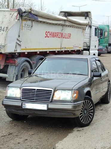 Mercedes E 200 d 1990, 910,320 km - 2.0 l - Bakı