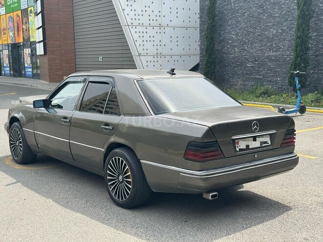 Mercedes E 200 d 1990, 910,320 km - 2.0 l - Bakı