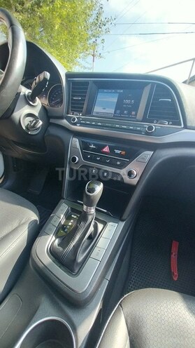 Hyundai Avante 2016, 199,181 km - 1.6 л - Bakı