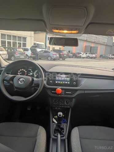 Skoda Rapid 2021, 63,000 km - 1.6 л - Bakı