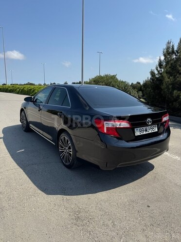 Toyota Camry-5