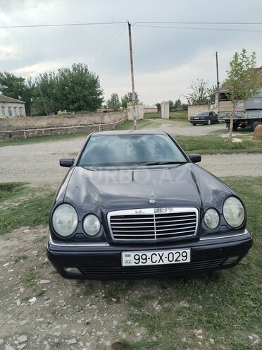 Mercedes E 240 1998, 321,870 km - 2.4 l - Bərdə