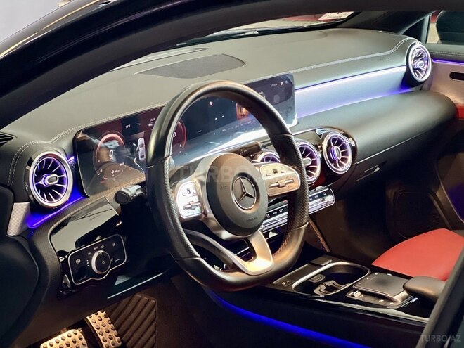 Mercedes A 220-12