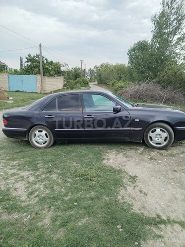 Mercedes E 240 1998, 321,870 km - 2.4 l - Bərdə