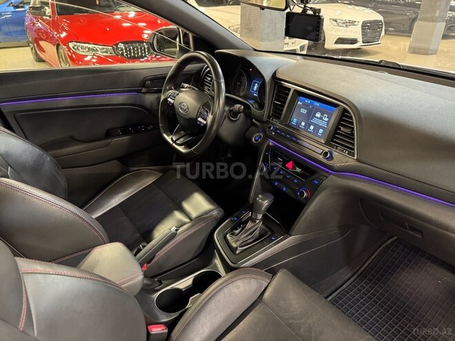 Hyundai Elantra 2018, 98,170 km - 1.6 l - Bakı