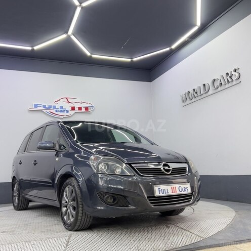 Opel Zafira-8