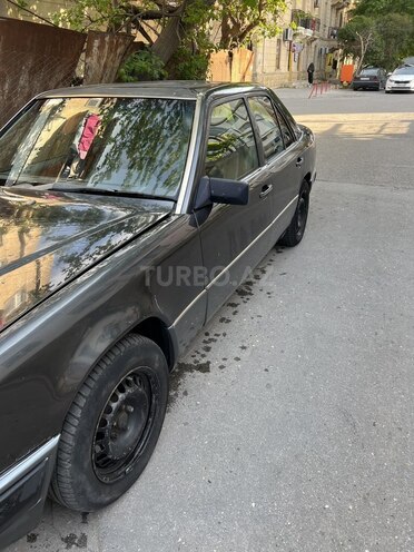 Mercedes E 230 1991, 999,000 km - 2.3 l - Bakı