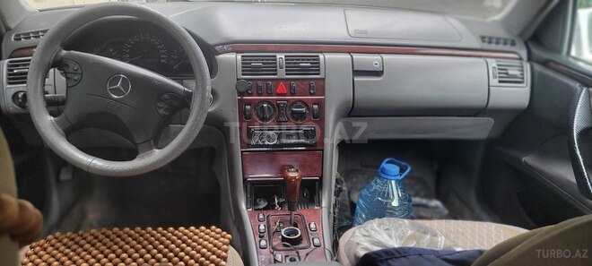 Mercedes E 220 d 2001, 688,000 km - 2.2 l - Bakı