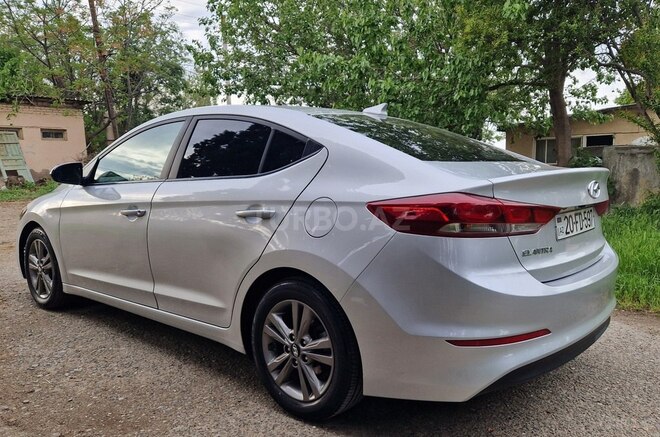 Hyundai Elantra 2017, 102,998 km - 2.0 l - Gəncə
