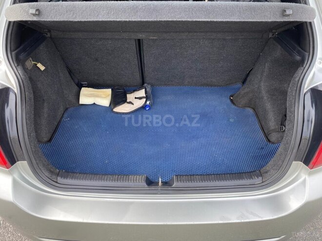Toyota Corolla 2005, 320,000 km - 1.4 l - Bakı