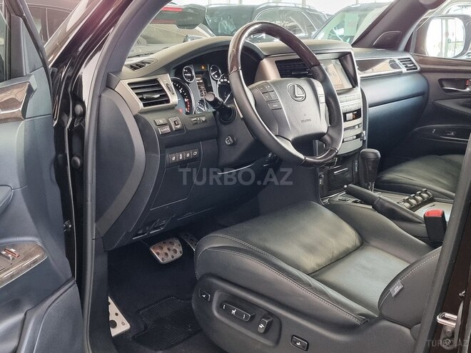 Lexus LX 570-16