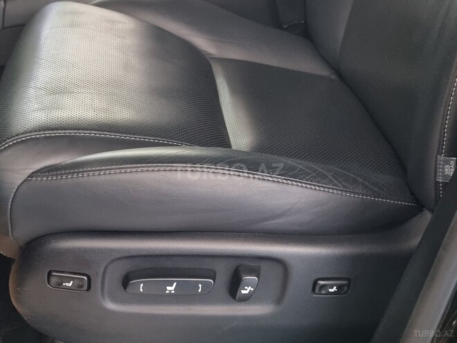 Lexus LX 570-34
