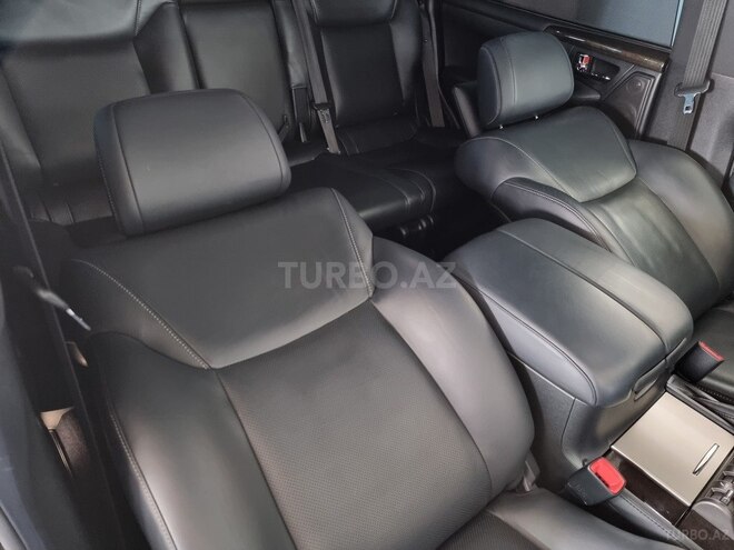 Lexus LX 570-21