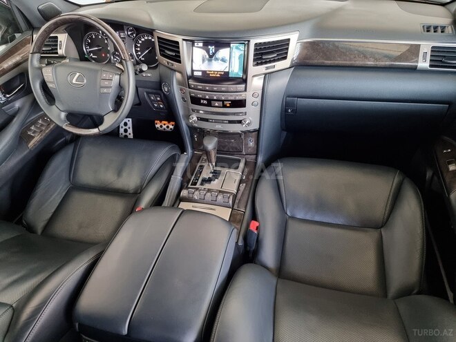 Lexus LX 570-19
