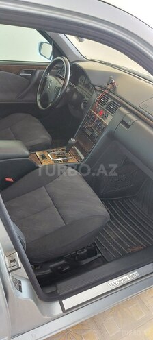 Mercedes E 240 2000, 352,000 km - 2.4 l - Bakı
