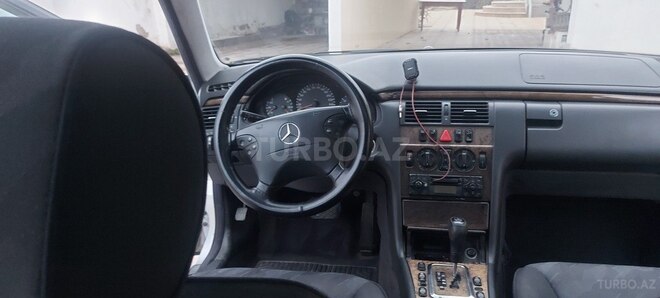Mercedes E 240 2000, 352,000 km - 2.4 l - Bakı