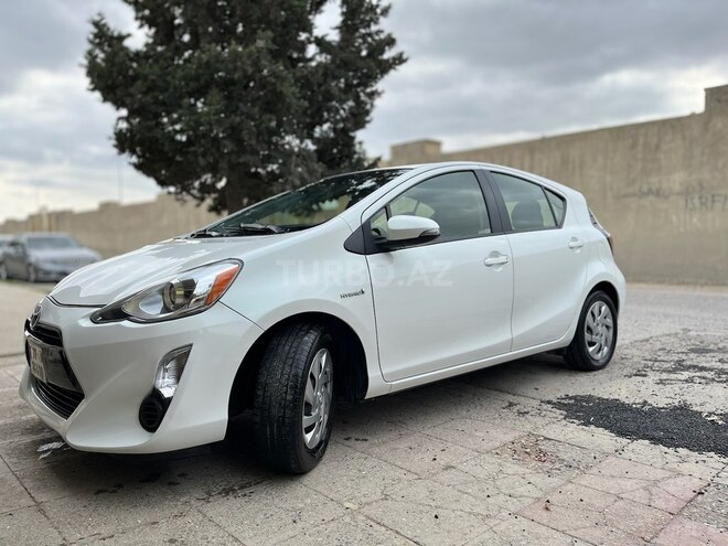 Toyota Prius C 2015, 104,000 km - 1.5 l - Bakı