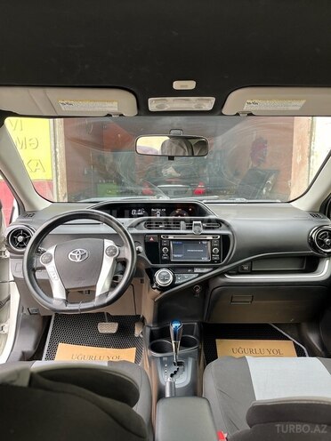 Toyota Prius C 2015, 104,000 km - 1.5 l - Bakı