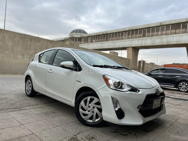Toyota Prius C 2015, 104,000 km - 1.5 l - Bakı