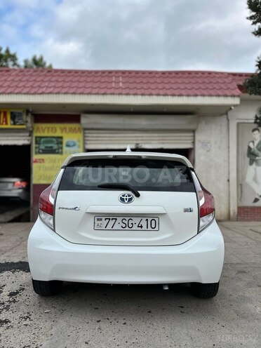 Toyota Prius C 2015, 104,000 km - 1.5 l - Bakı