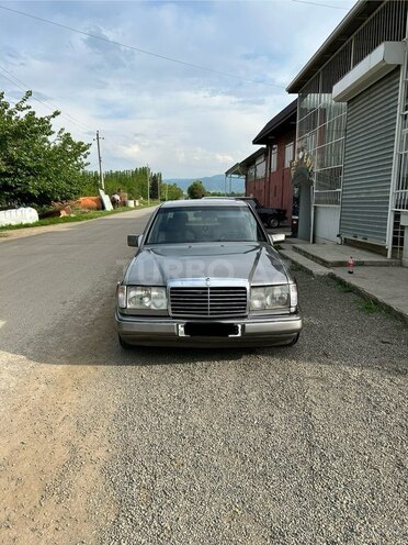 Mercedes E 220 1991, 353,696 km - 2.2 l - Tovuz