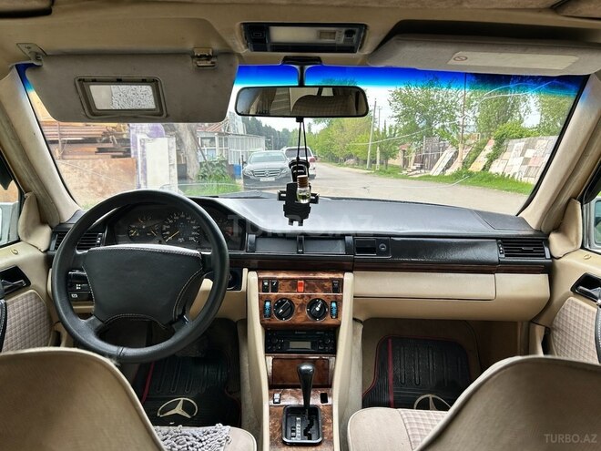 Mercedes E 220 1991, 353,696 km - 2.2 l - Tovuz