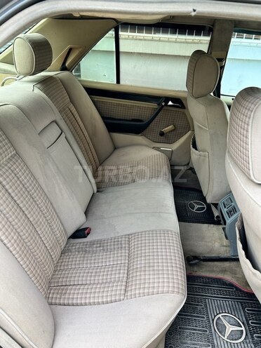 Mercedes E 220 1991, 353,696 km - 2.2 l - Tovuz