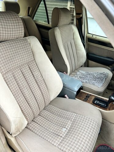 Mercedes E 220 1991, 353,696 km - 2.2 l - Tovuz
