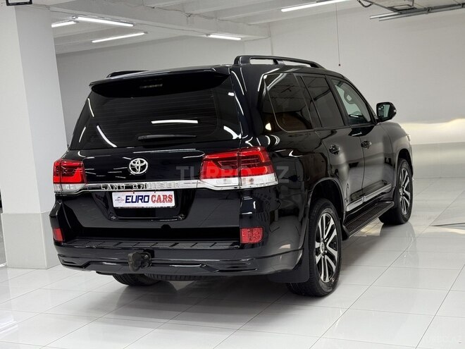 Toyota Land Cruiser-22