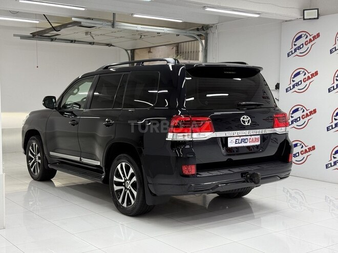 Toyota Land Cruiser-18