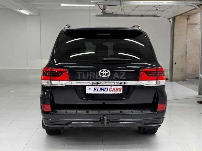 Toyota Land Cruiser-20