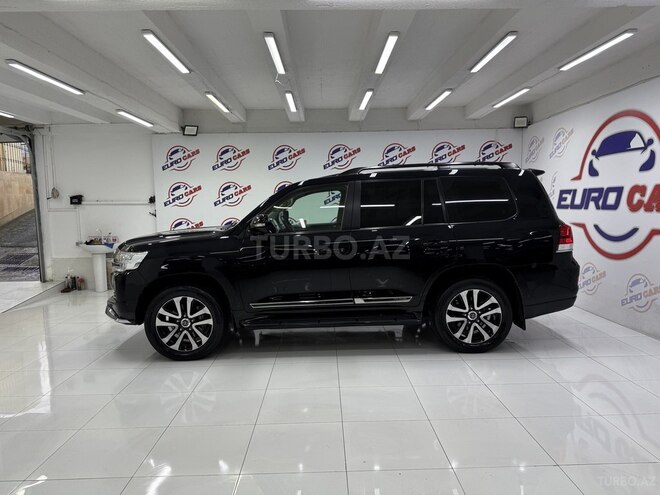 Toyota Land Cruiser-24