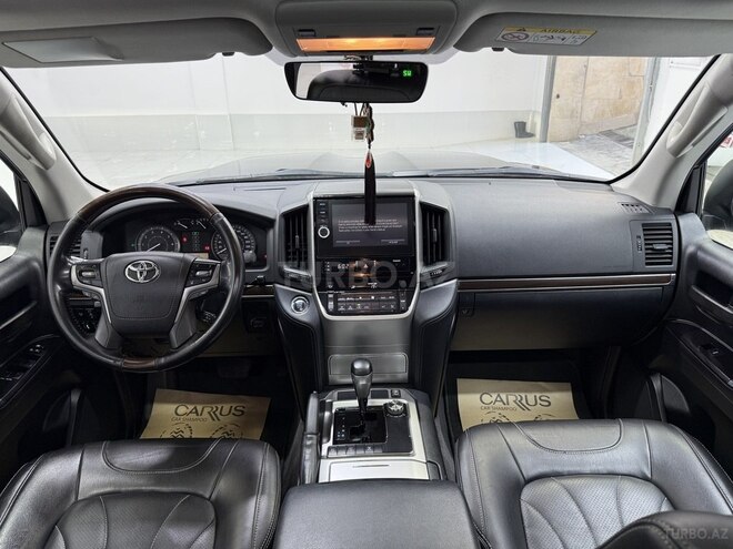Toyota Land Cruiser-10