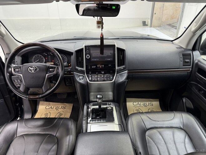 Toyota Land Cruiser-5