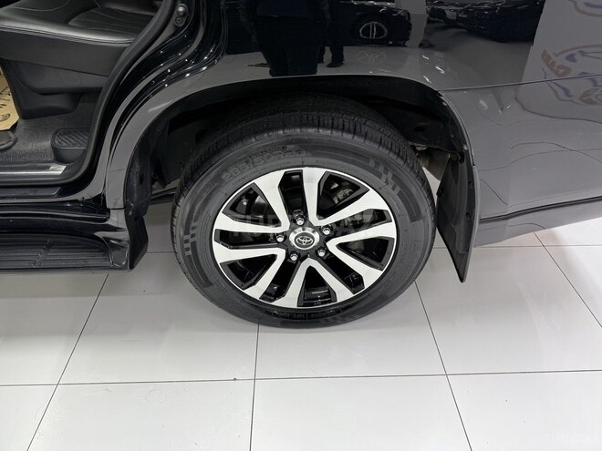 Toyota Land Cruiser-8