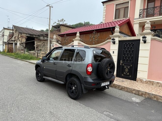 Chevrolet Niva 2018, 32,000 km - 1.7 l - Quba