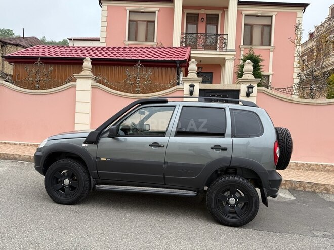 Chevrolet Niva 2018, 32,000 km - 1.7 l - Quba