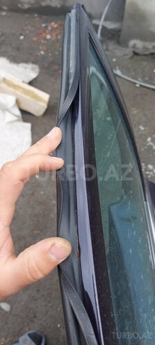 Mercedes E 230 1996, 473,768 km - 2.3 l - Qax