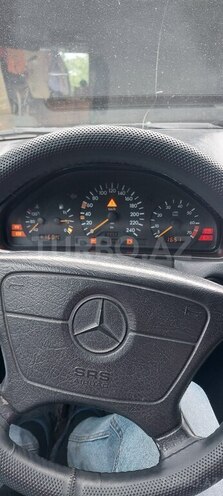 Mercedes E 230 1996, 473,768 km - 2.3 l - Qax
