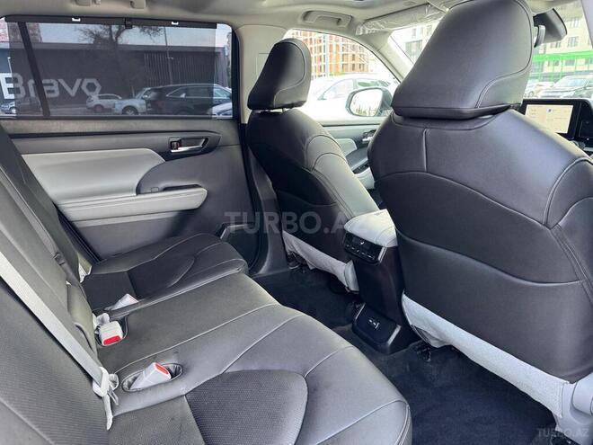 Toyota Highlander 2023, 35,228 km - 2.5 l - Bakı