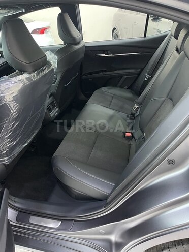 Toyota Camry-13