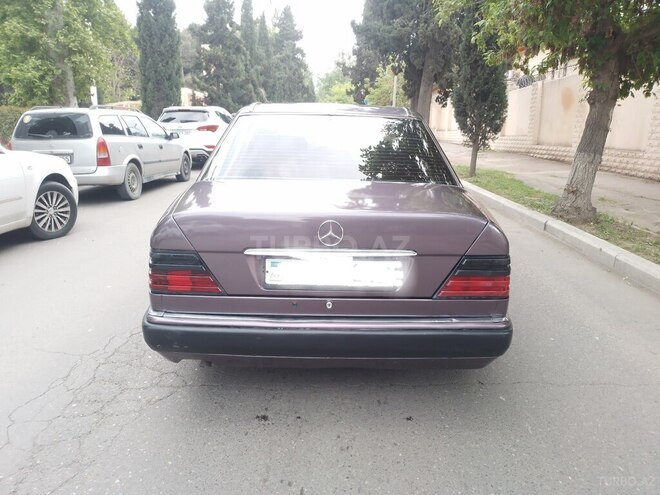 Mercedes E 200 d 1994, 266,000 km - 2.0 l - Gəncə