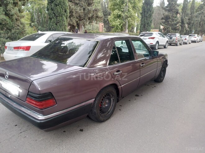 Mercedes E 200 d 1994, 266,000 km - 2.0 l - Gəncə