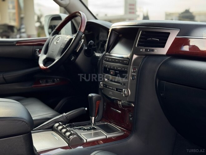 Lexus LX 570 2013, 132,000 km - 5.7 л - Bakı