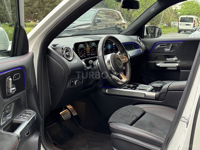 Mercedes GLB 250-11