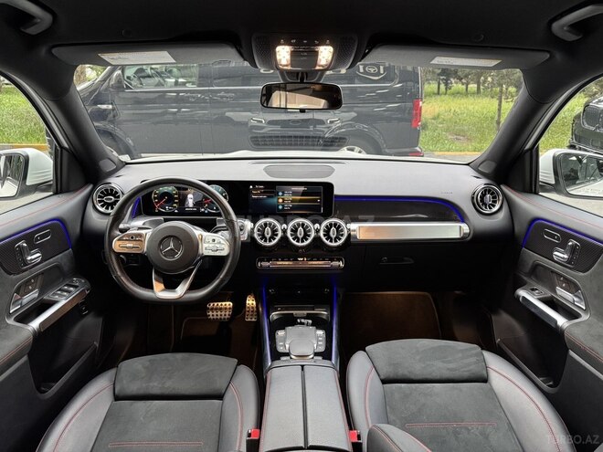 Mercedes GLB 250-8